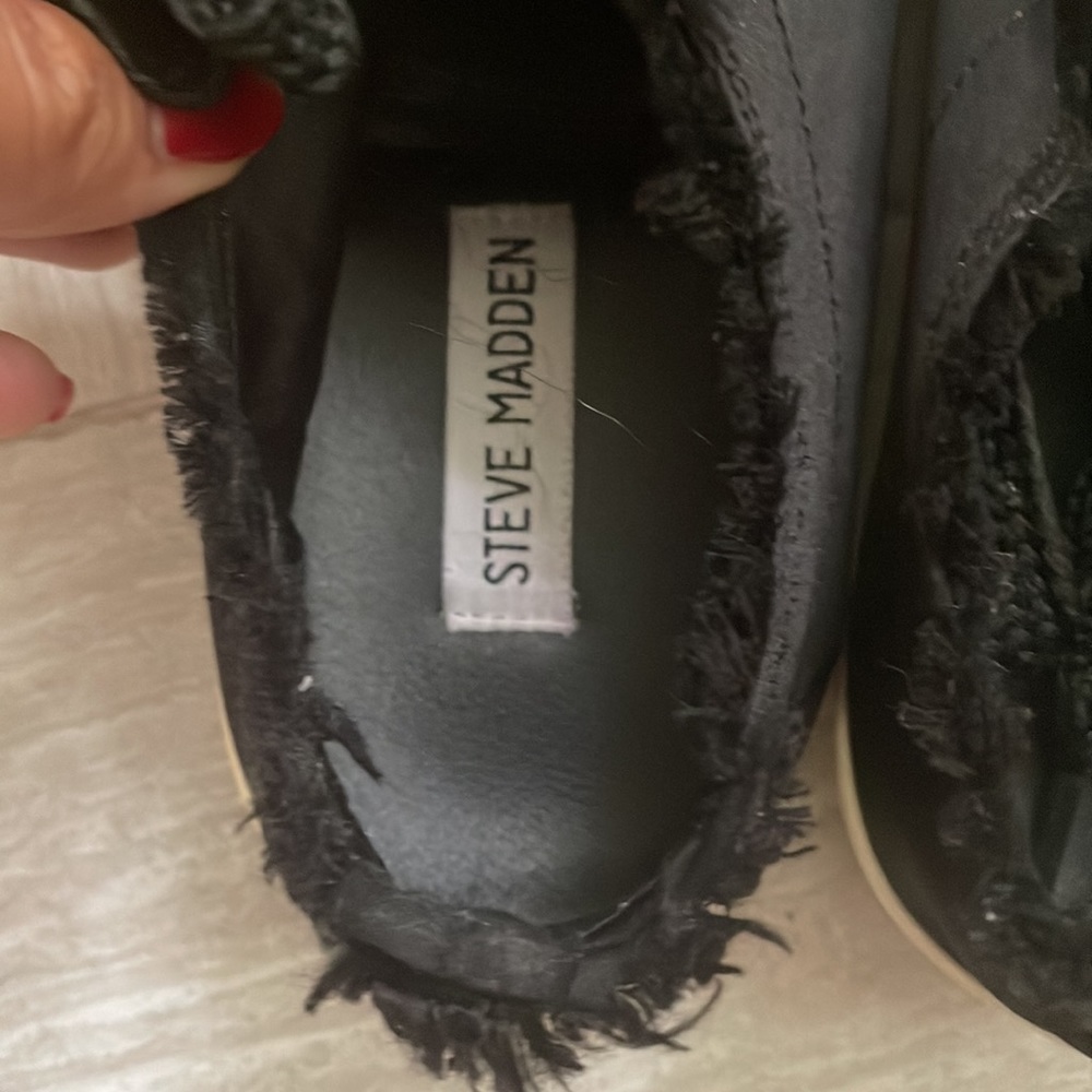 shoes - Picture 2 of 4